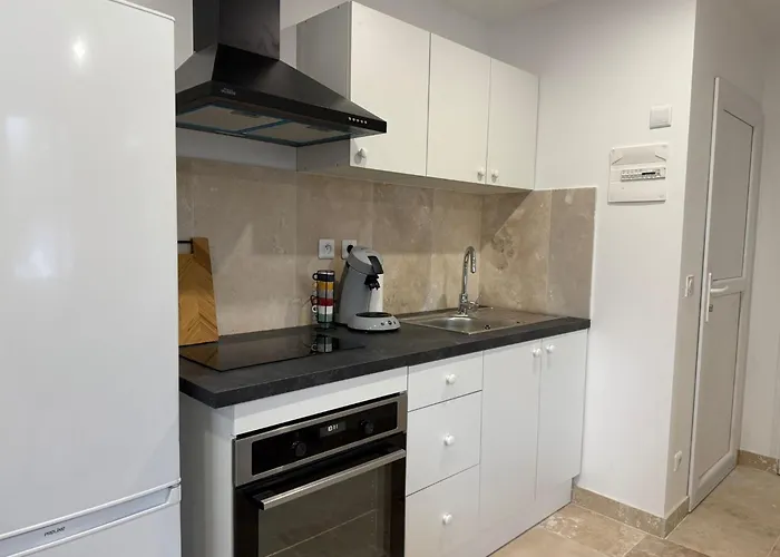 Le Prestige - T2 Neuf Et Equipe